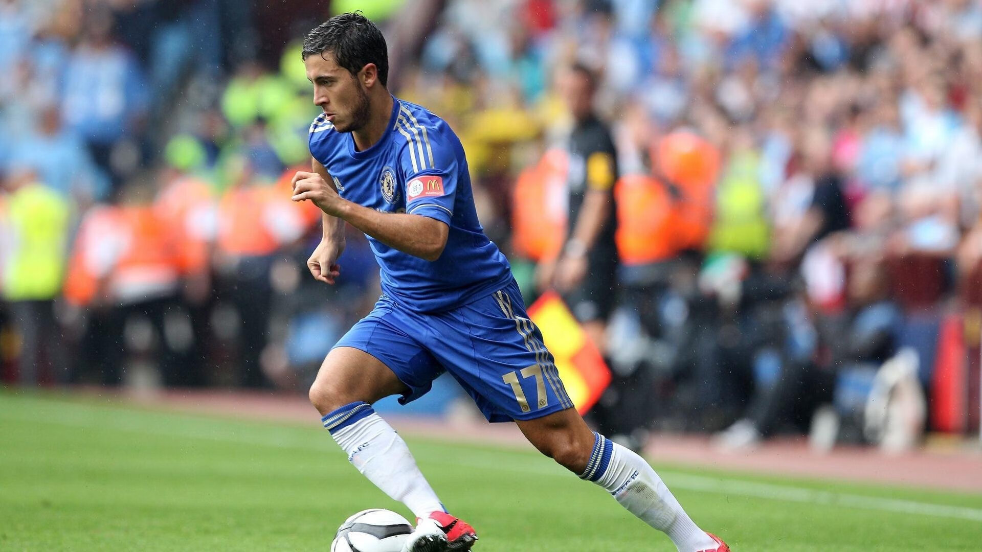 “腰旗橄榄球:新型竞技方式成为东部新区的焦点”